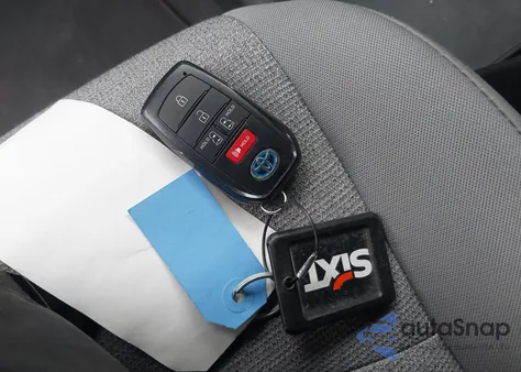 2025 Toyota Sienna Le from USA, damaged, VIN 5TDKRKEC3SS254847